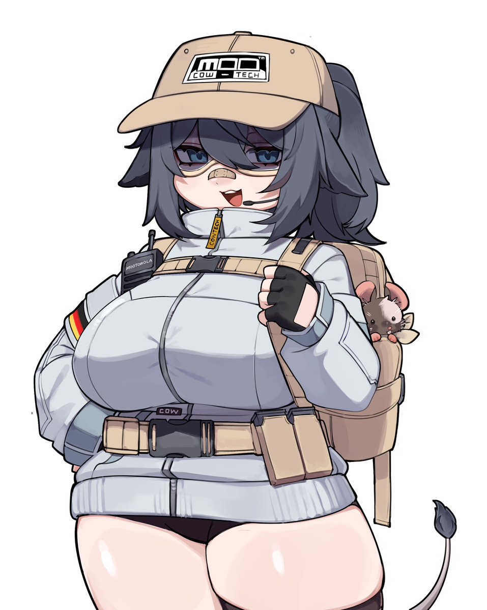 tacticow's tweet image. Im so happy you all like the new PNG so much!!
Im incredibly happy with it and will continue to animate it more for stream in the future 🐮💕
Even got our little buddy now! Pin the rat/mouse will be our new companion from now on!!
Say hi to Pin! 🐭
🎨 = @/rayrie_