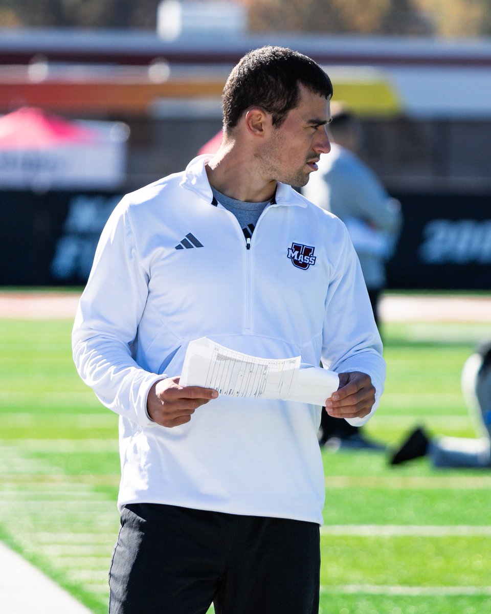Great to have former All-American Andy Isabella (2015-18) back on campus and helping out in our WR room 🤝

#Flagship 🚩