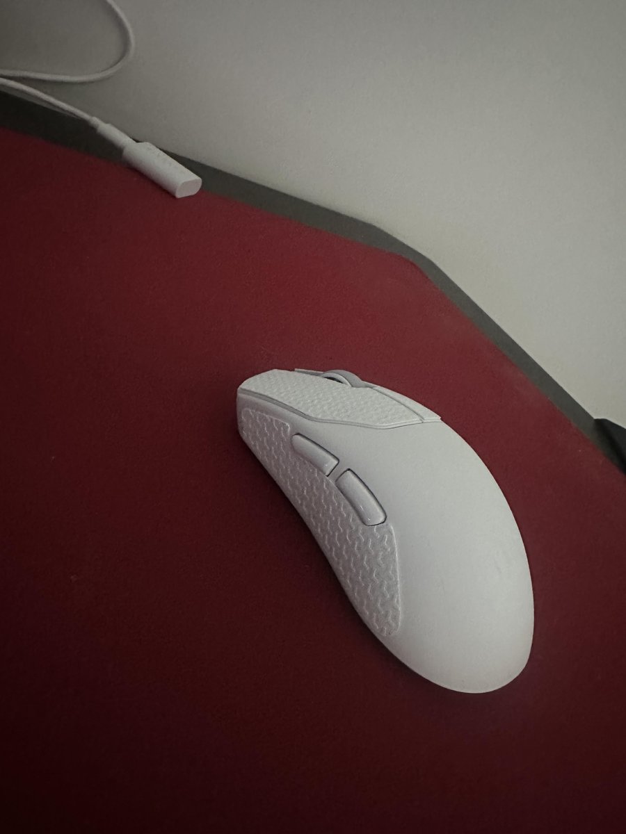 Love this brand new Corsair mouse fits the hand perfectly, Thank you <a href="/CORSAIR/">CORSAIR</a> <a href="/CORSAIRANZ/">CORSAIR ANZ</a> 🙏