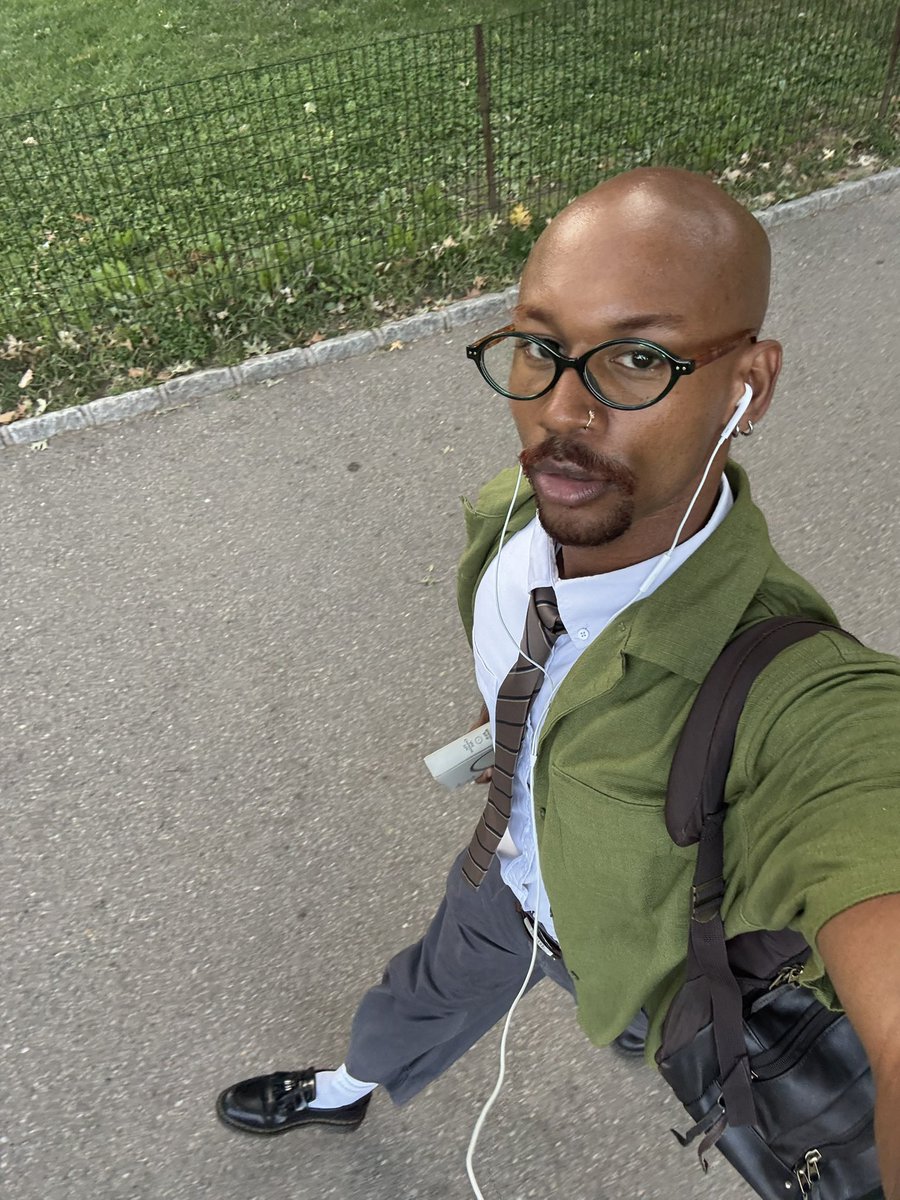 ChrisSoFly tweet media