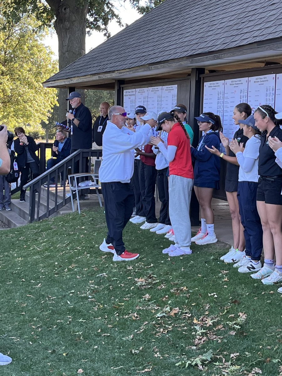 JeffCityJays's tweet photo. Great job Lady Jays golf! They placed 5th in the class 3 state championship! Lady Jays golf also has its first ever 2X All State golfer @mia_mcgraw12! Congratulations! https://t.co/0ikCaE5Sdf