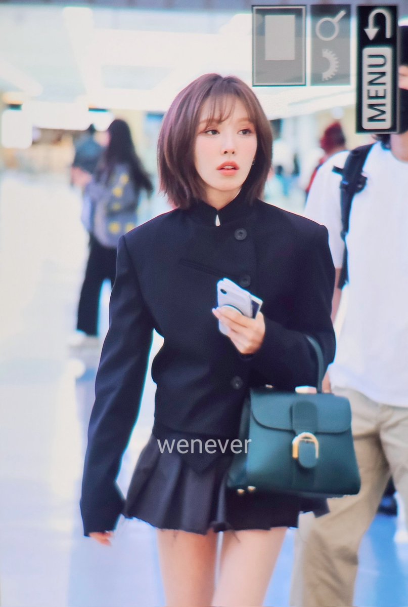 251022 GMP #웬디 #WENDY 
오늘 완전 하울.... 가쿠란 입은 것 같고