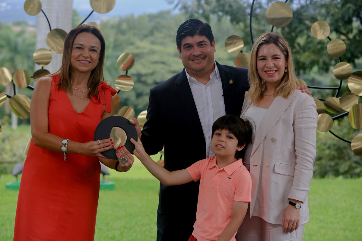 UNDPplanet's tweet image. Nominated by @UNDP for the @EarthshotPrize, Costa Rica was one of the inaugural five winners in 2021.

By putting nature at its core, Costa Rica proves that work #ForPeopleForPlanet can thrive together.

5 years on, it&apos;s a success story worth repeating: go.undp.org/iwy