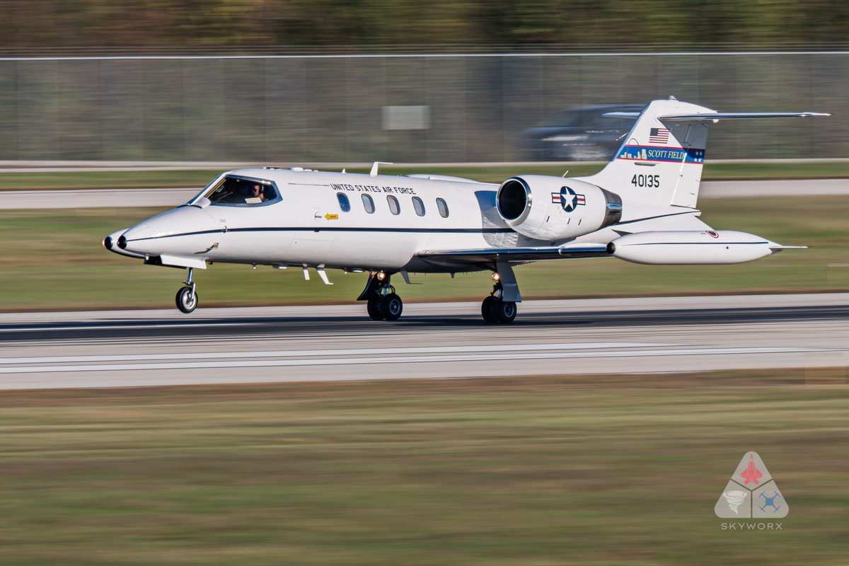 Skyworx_Media's tweet image. Went to KEVV today to get some reps in the windy conditions.  It was tough.  Mostly shot video but I also snagged a few pics to see where my panning skills were prior to the PCola Homecoming show.

#aviation #planespotter #avgeek #photography