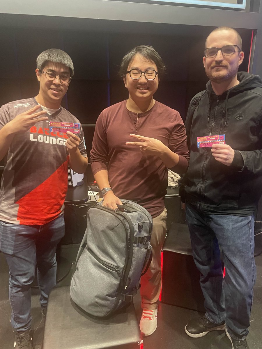 BattleLounge tweet media