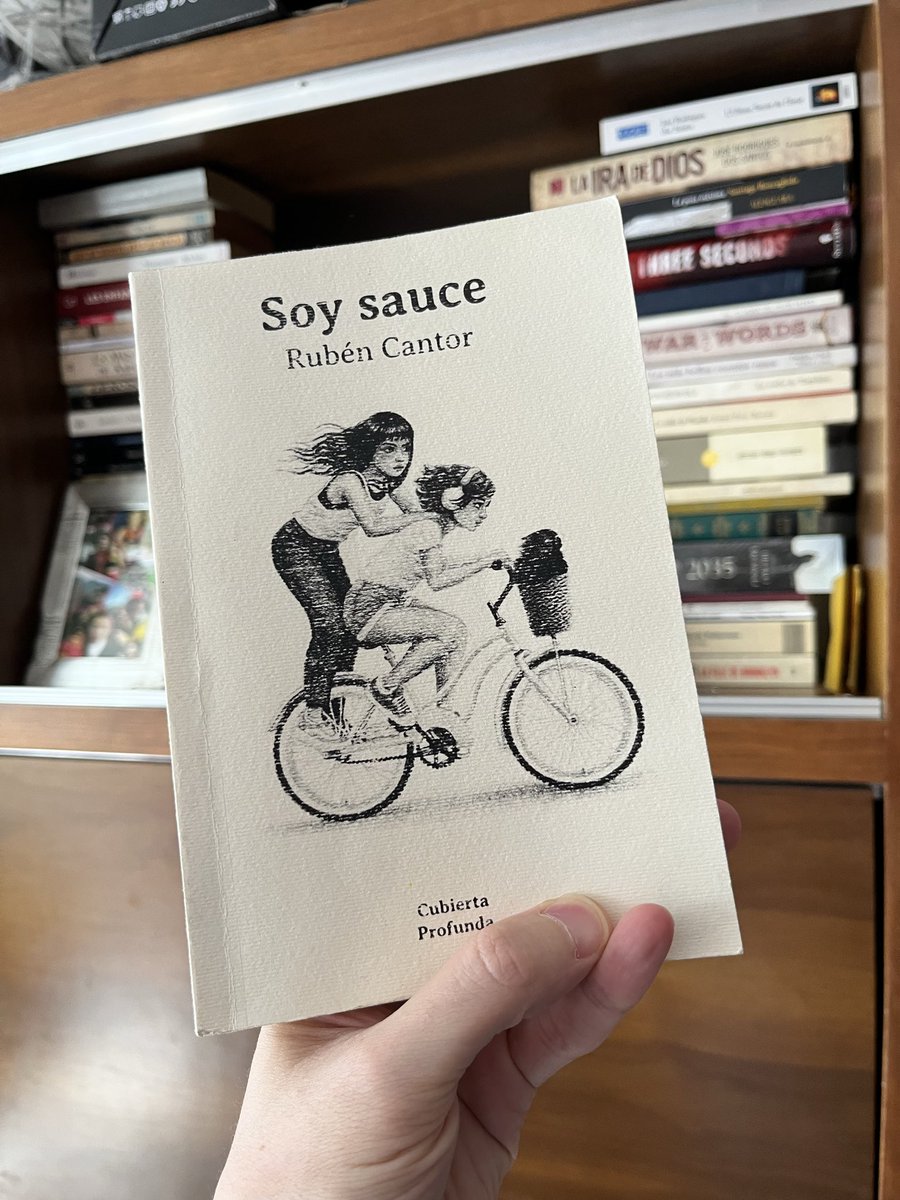 Este fin de semana leí Soy Sauce del divertido e irreverente <a href="/RuCantor/">Rubén Cantor</a> y fue una experiencia absolutamente recomendable. 

Reí, me conmoví profundamente y, lo más inverosímil, me empezó a doler la muela.

Que tu libro llegue hasta Elena Malova 🙏