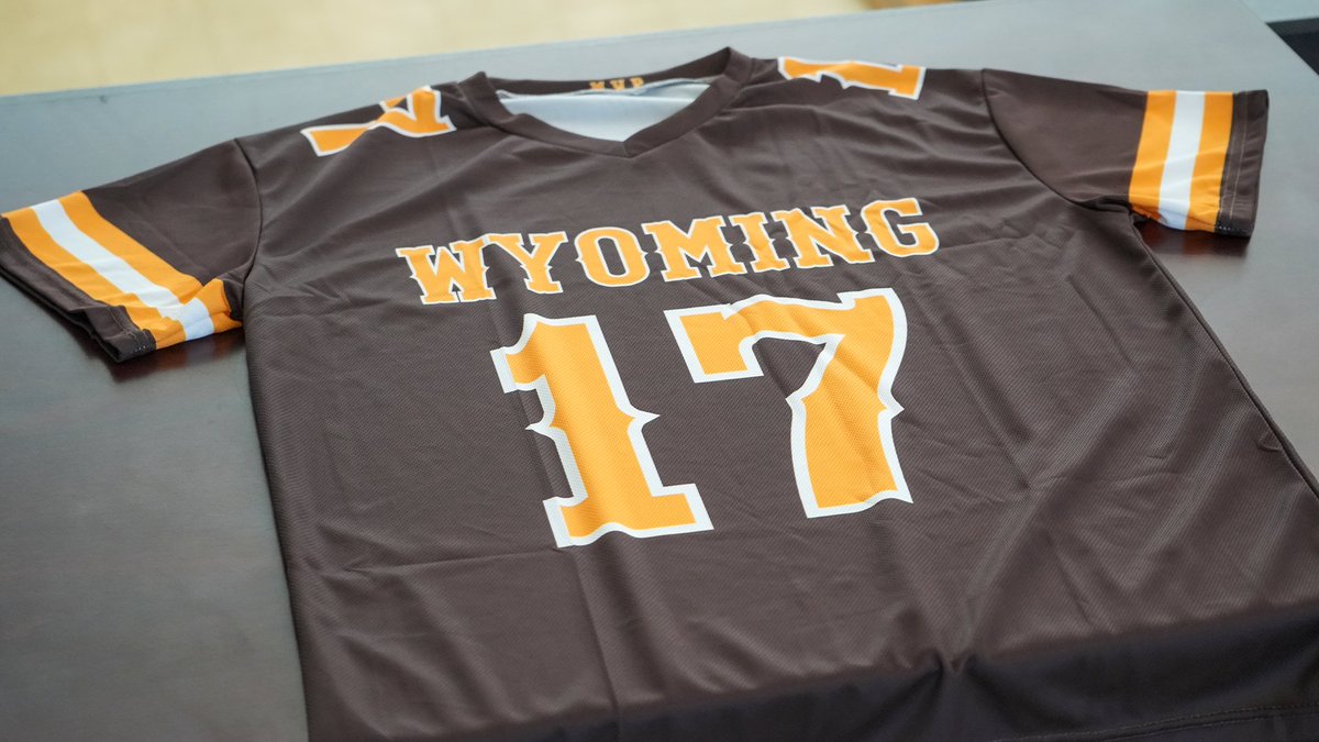 🚨🏈 Game Week Giveaway is BACK🏈🚨

One lucky fan who shares this post and follows our account will win a replica #17 Wyoming jersey (size of your choice) and a limited-edition challenge coin honoring 75 Years of football in the War! 🎉

Winner announced Monday👀

#GoWyo