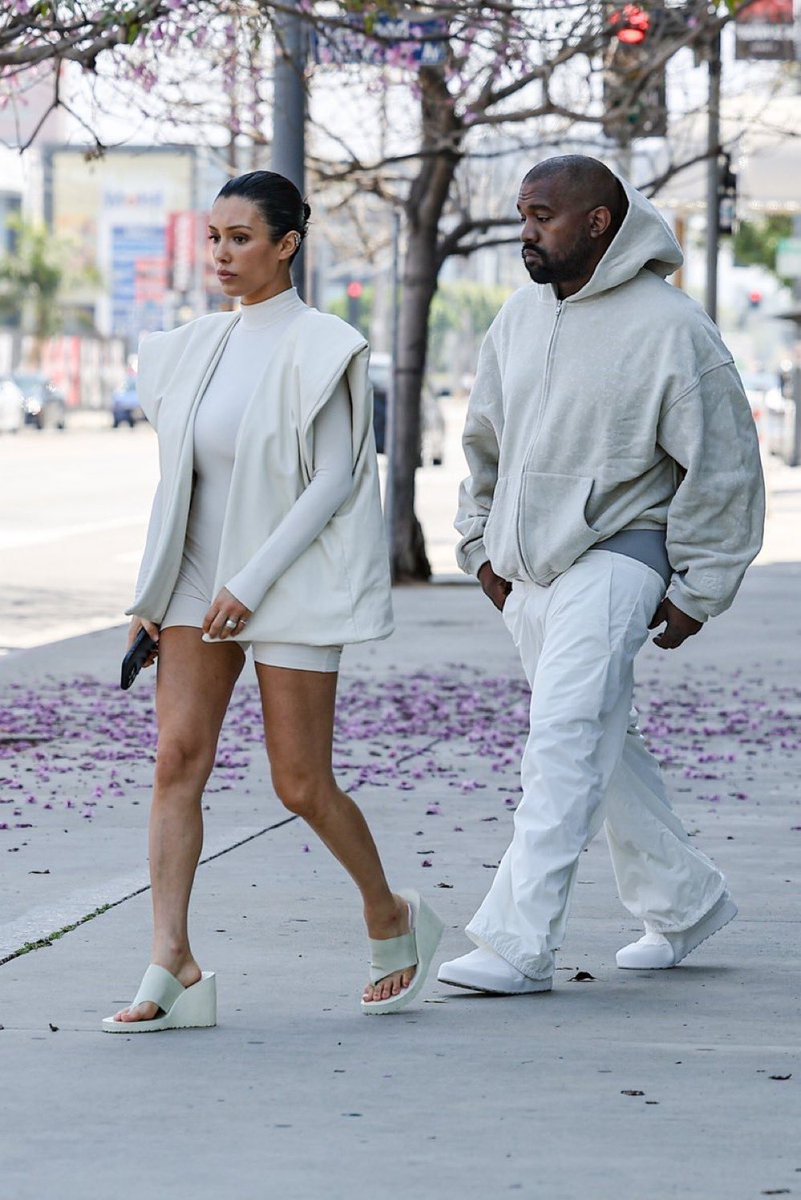 PostinClips's tweet image. Ye &amp;amp; Bianca 📸