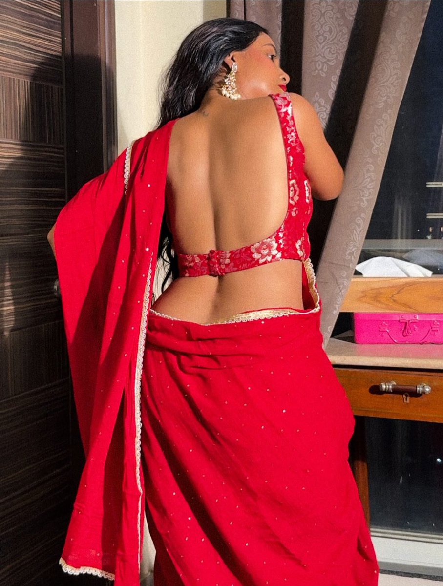 The festival turns into memorable celebration with gifts from dearest one, celebrate the moments 🥰