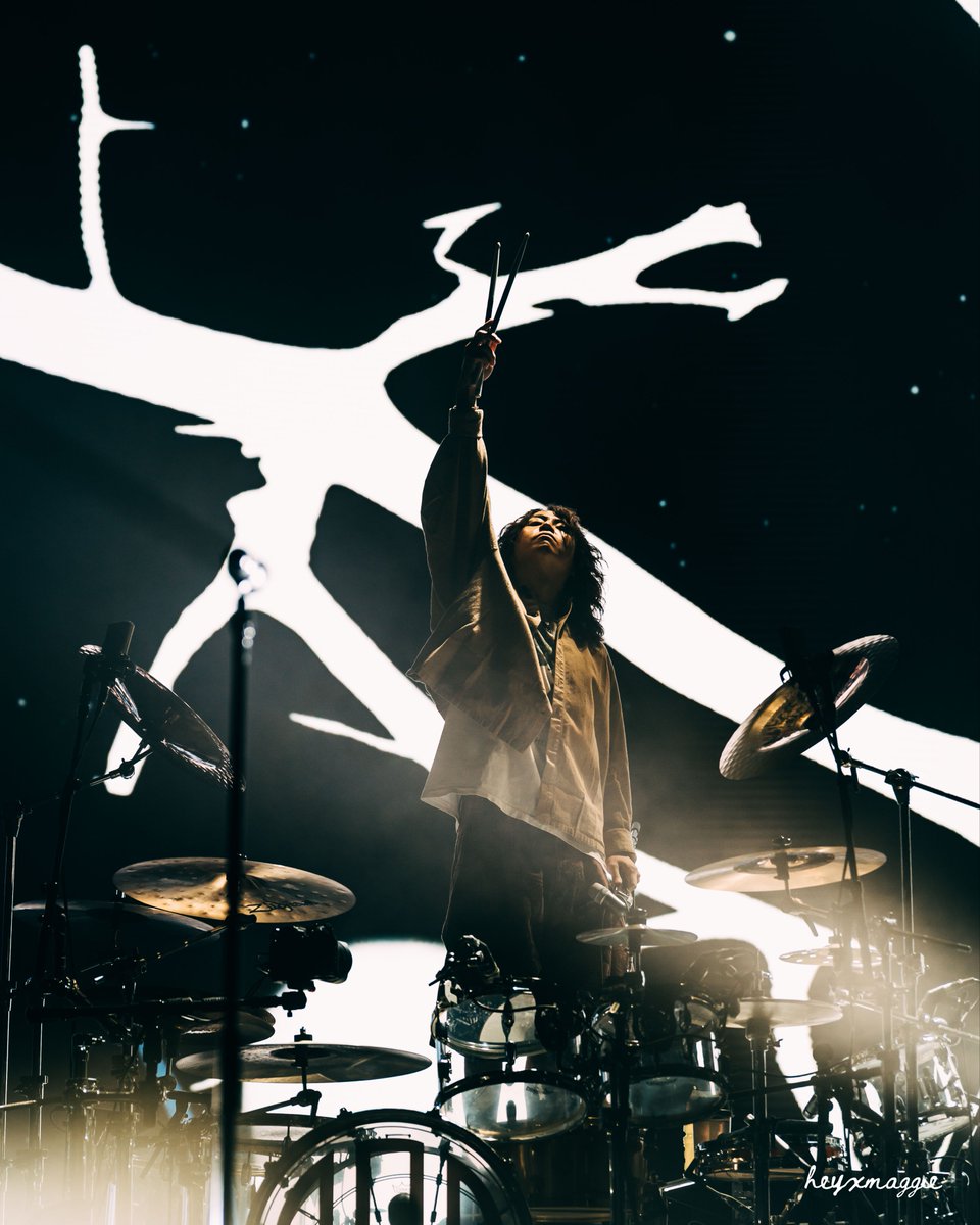 ViewoftheArts's tweet photo. MUSIC - @ONEOKROCK_japan in London 🇬🇧 

Celebrating two decades of explosive energy and an unbreakable bond with fans, ONE OK ROCK proved why they’re still at the top of their game. What a show! 

📸 Images © Maggie Zhu for View of the Arts

#OneOkRock #RockMusic #concertphotography #ワンオクロック