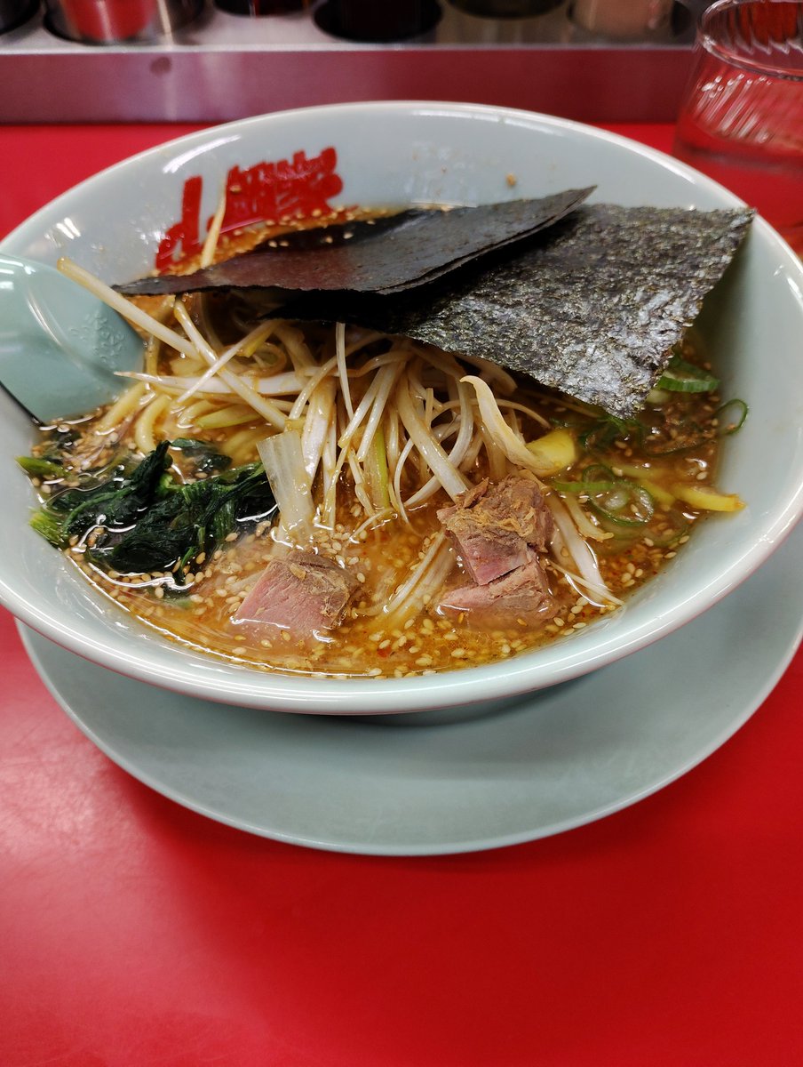 masmi1965's tweet image. ラーメン山岡家 越谷レイクタウン店
特製味噌ねぎラーメンに半ライスを頂きました😋
朝６時から混でますね！御馳走様でした🙇‍♂
048-999-6636
埼玉県越谷市レイクタウン2-15-1 
tabelog.com/saitama/A1102/…
#朝ラーメン 
#麺活 
#ラー活 
#山岡家 
#特製味噌