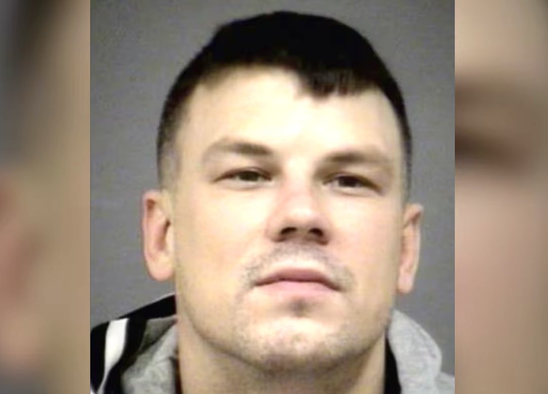ARMED &amp; DANGEROUS: Missing 1 year- old Skyla-Rose located, dropped-off w/family member. #AmberAlert CANCELLED — wanted suspect now  linked to fatal shooting of 20y/o woman in #Brampton plaza this aftn — 38y/o Anthony Deschepper considered Armed &amp; Dangerous, still at large.