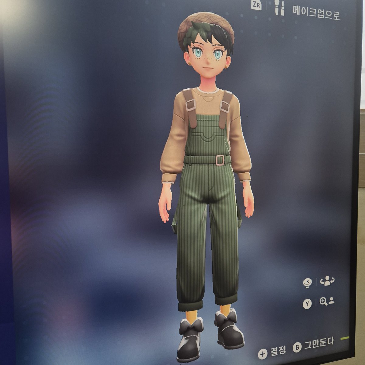LimMamel's tweet photo. #PokemonZA #PokemonLegendZA 
잡으라는 메진몬은 안잡고
룩덕에 진심인...! https://t.co/PPkh99jb6y