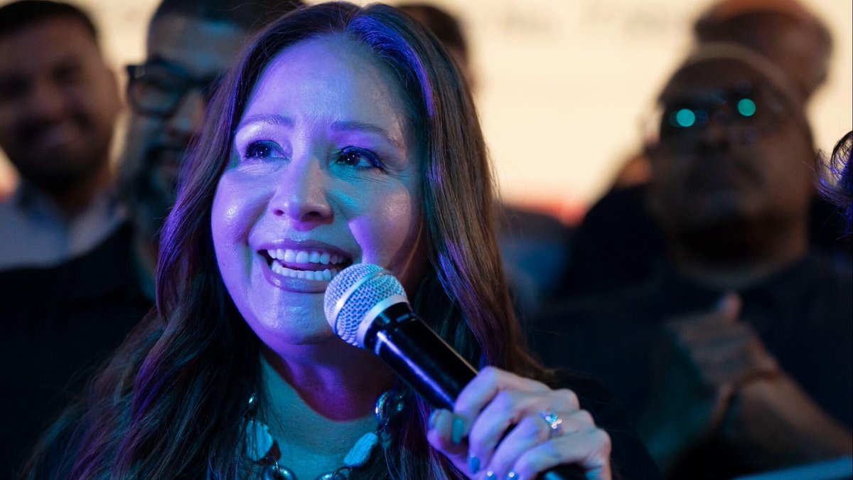💙Brittney💙 (@az_brittney) on Twitter photo 🚨 Arizona Congresswoman elect Adelita Grijalva just sued the U.S. House in D.C. federal court after Speaker Mike Johnson blocks her oath.
💥 Drop a 💙 if you support <a href="/AdelitaForAZ/">Adelita Grijalva</a> standing up to MAGA! 🚨 Arizona Congresswoman elect Adelita Grijalva just sued the U.S. House in D.C. federal court after Speaker Mike Johnson blocks her oath.
💥 Drop a 💙 if you support <a href="/AdelitaForAZ/">Adelita Grijalva</a> standing up to MAGA!