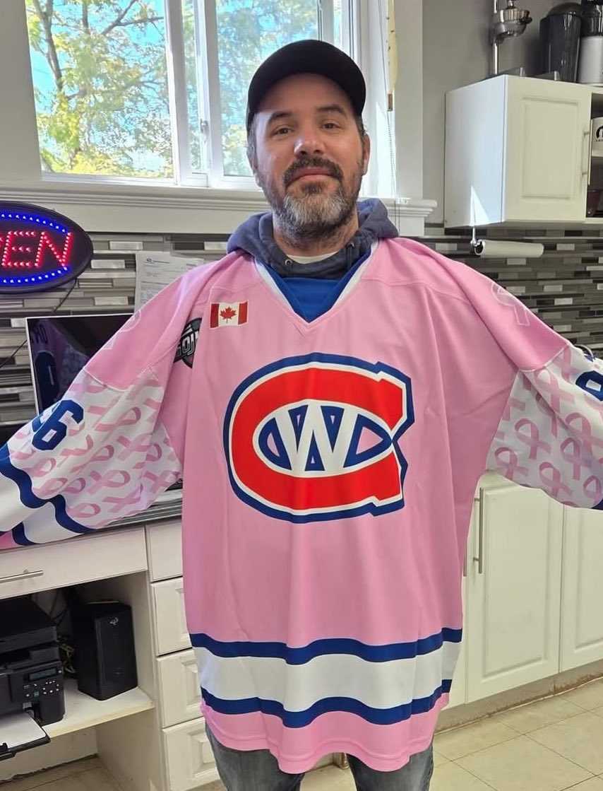 WJRCanadians's tweet photo. Roy’s in his model era 💅

Our Pink at the Rink jerseys are ready for their debut October 26 vs. Caledonia!

🎀 Jerseys up for cash auction after the game! 
🙌 WMHA players get in free!

Presented by Chuck’s Roadhouse Welland 🍔🎉

#GOHL | #AllWellandGood https://t.co/LtRzHIZycv