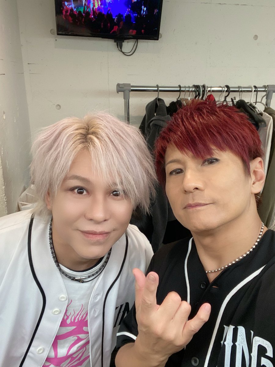 Row_Kun's tweet photo. 昨日は青山RiZMでKINGサポートでした😁リハ直前に機材を車に忘れて、ダッシュで駐車場から取ってきてヒヤヒヤから始まりましたが、本番は本当に温かい空間で心地良かった😆
また次回よろしくです！😉 https://t.co/D4BExifxTM