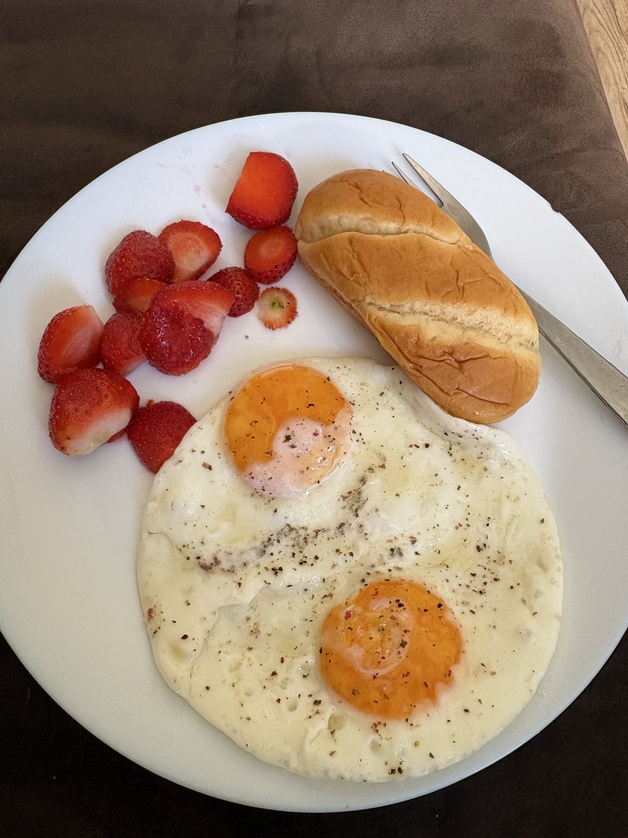 milacv_'s tweet photo. 🍓🍓🍓🍰 https://t.co/u7LntDch7C