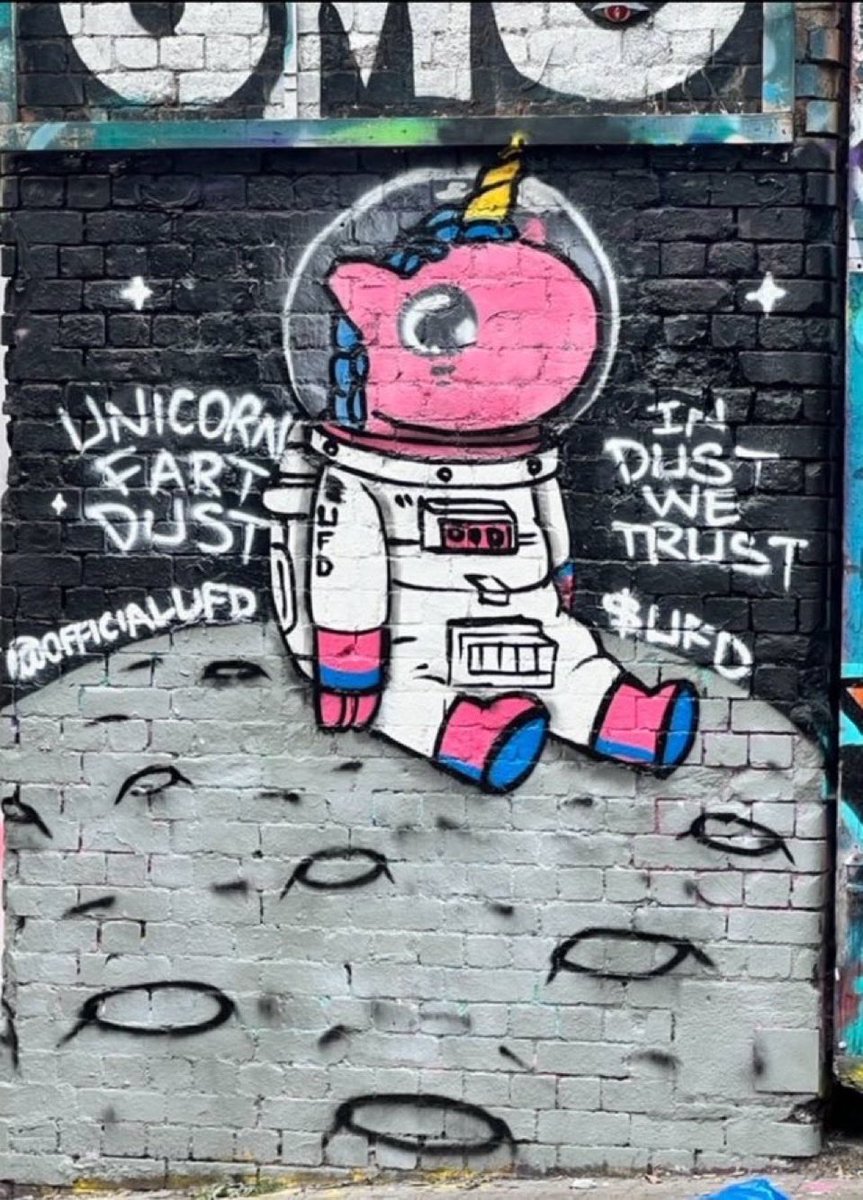 JBStarhip's tweet image. $UFD Highlight of the Day: 

Epic London mural spreading our dust worldwide! 🎨🌍

Like, RT, reply your unicorn dreams!. #GoodAttractsGood #PullMyFinger @OfficialUFD @BasementRon