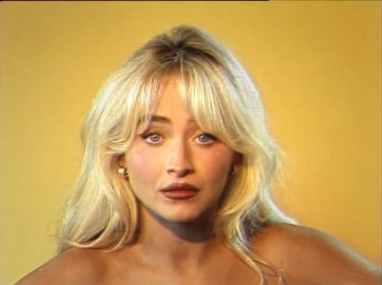 fastimes_'s tweet image. she is so damn pretty