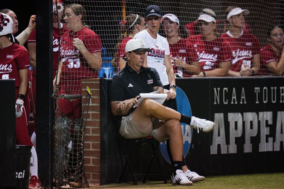So so proud of my dad aka Coach Bill! Can’t wait to see you and the rest of the <a href="/RaginCajunsSB/">Louisiana Ragin' Cajuns® Softball</a> team/staff crush it next season!