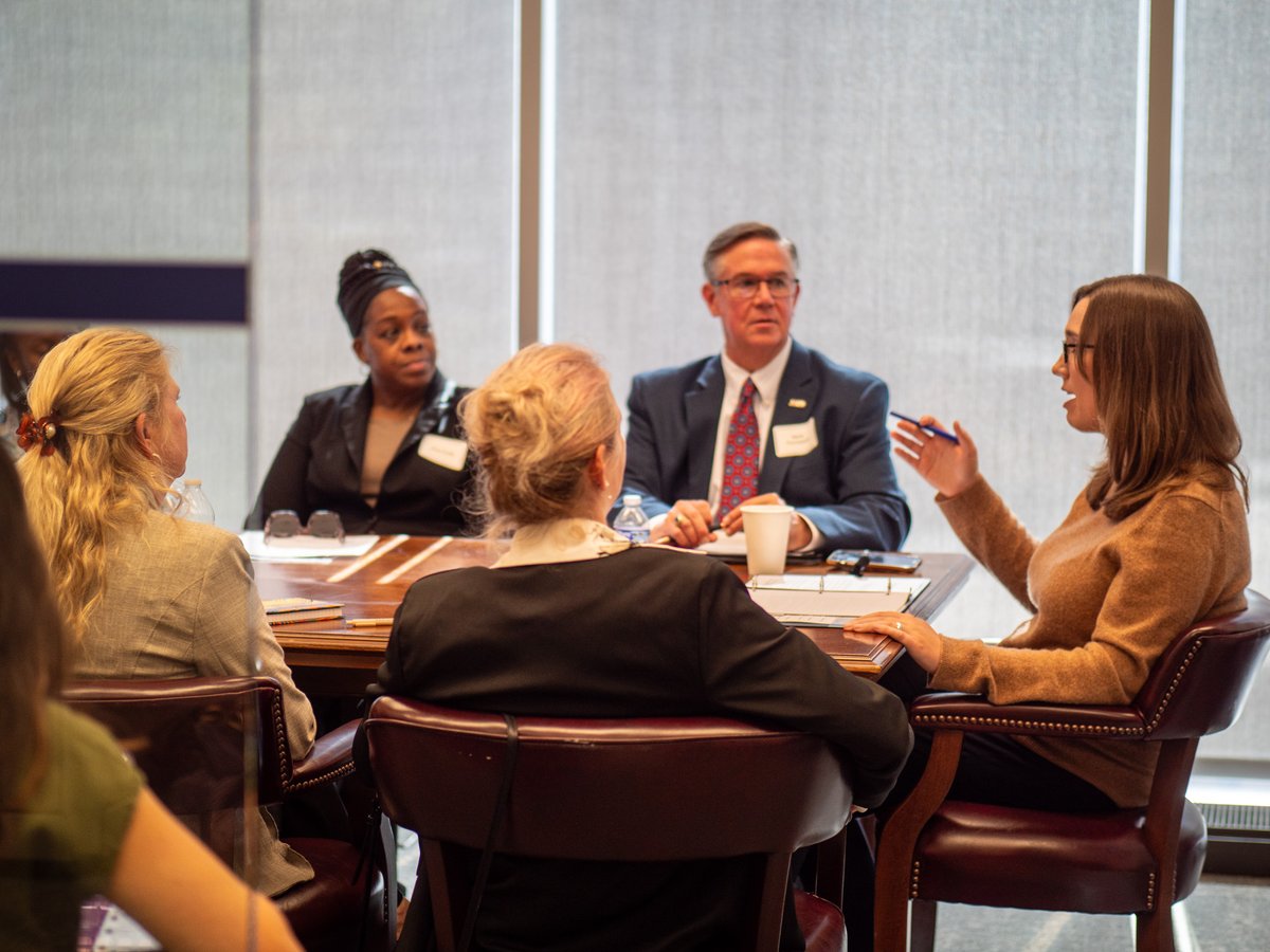 Today, I brought together health care leaders from the Delaware Nurses Association to discuss the ongoing health care crisis—and to strategize how we can protect care for our neighbors while supporting nurses and providers. 

Every day Washington goes without a deal is another
