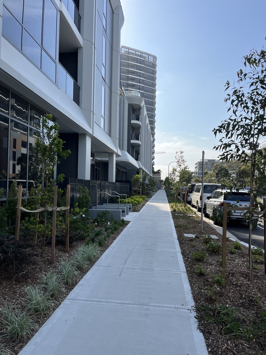 Agent99c's tweet image. Went for a walk hot one in Sydney going up to 35C. #sydney #hotday #pagewood #spring #walking