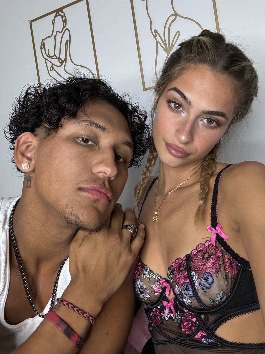 live tn <a href="/11pm/">11pm</a> est. with <a href="/titigirlyy/">Titi</a> cum have fun with us🙃#Livestream