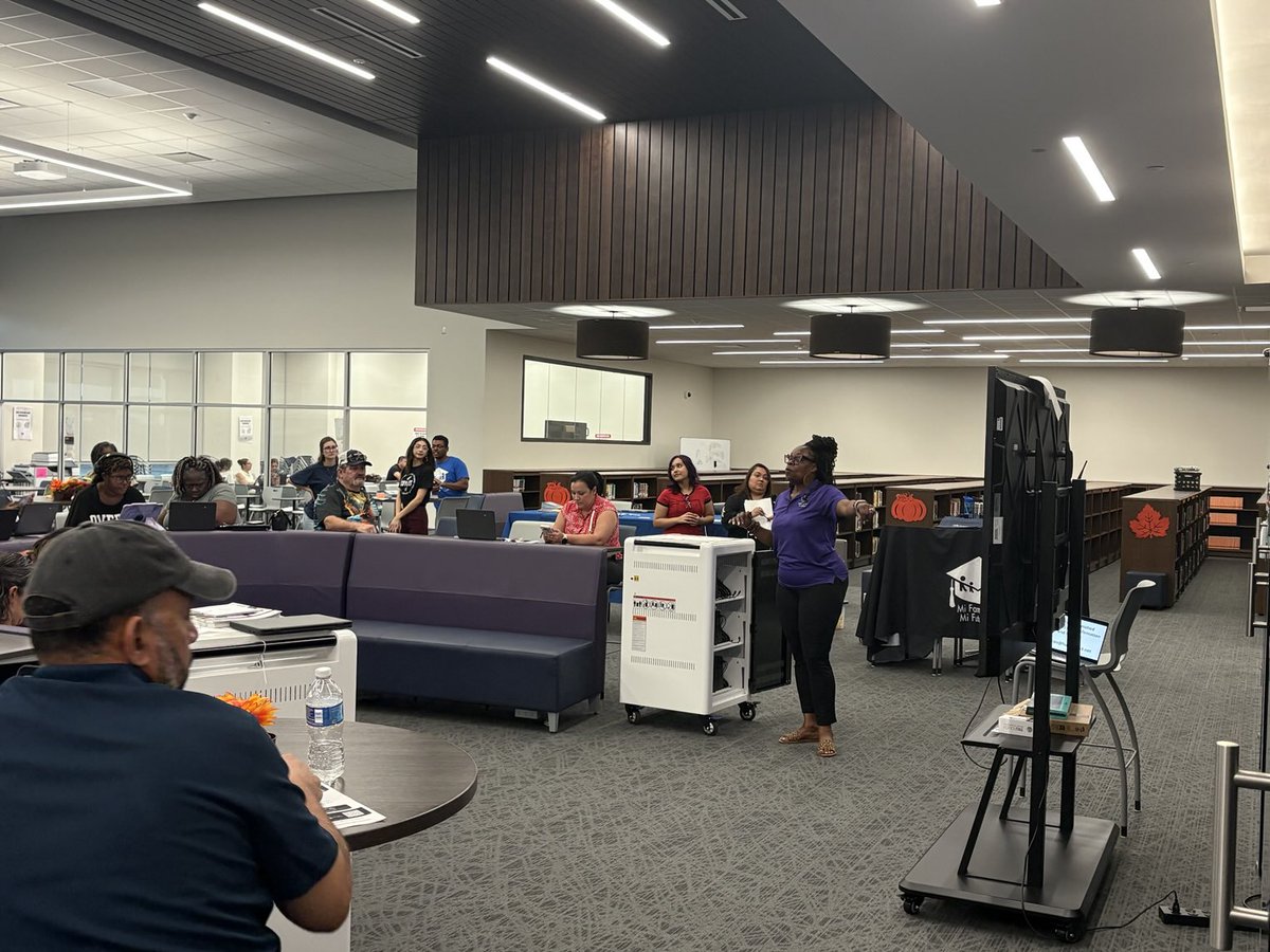 HumbleLib's tweet image. Valuable information regarding graduation and college readiness 🎓😎🎉