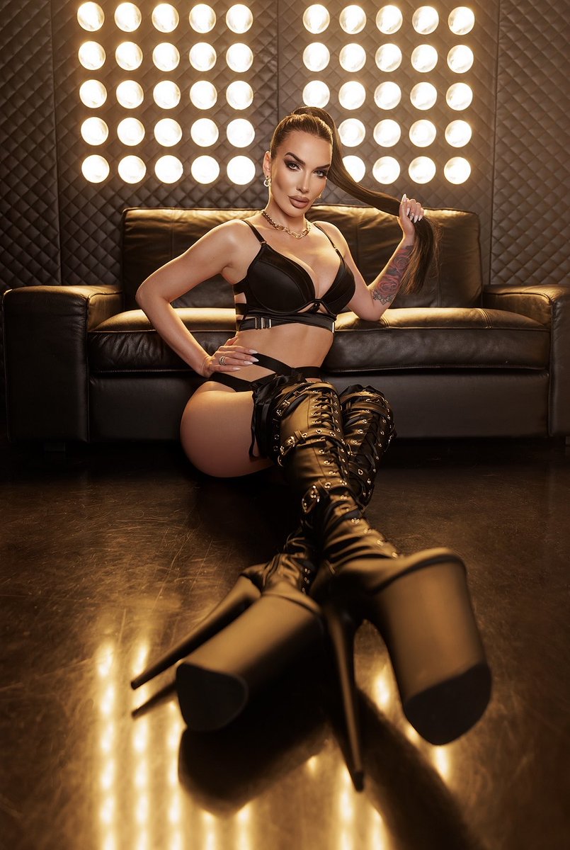 Boots high, my standards higher 😏