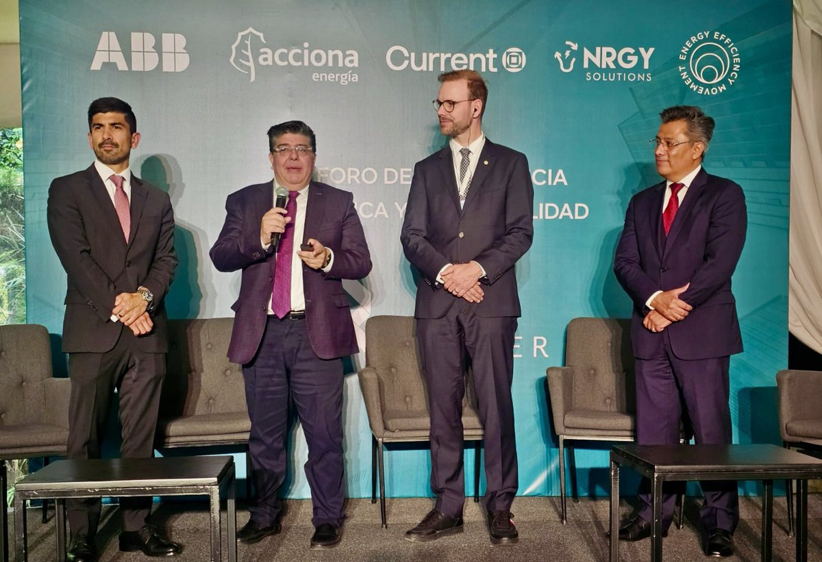 CONUEE_mx's tweet photo. El director de la #Conuee, Israel Jáuregui, participó en el 4.º Foro de #EficienciaEnergética y #Sostenibilidad de @AAmeneer, donde presentó el Acuerdo Nacional de Eficiencia Energética que busca fortalecer la competitividad del sector productivo mediante el uso racional de la energía.
