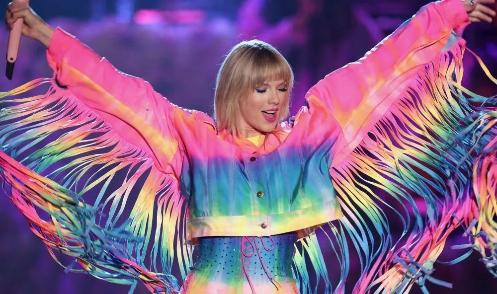 You think I’m tacky, baby? Stop talking dirty to me!