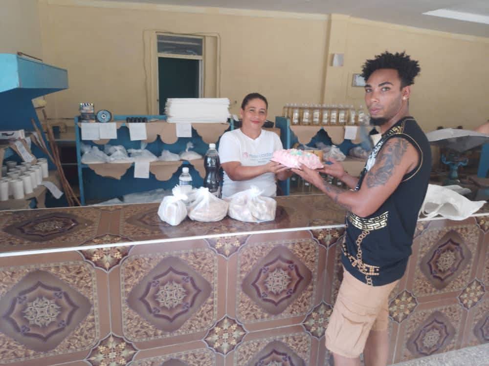 CarmenMercGEC's tweet image. Dando cumplimiento al objetivo #7 del Ministerio del Comercio en el Municipio Manatí la Empresa Municipal de Comercio y Gastronomía da cumplimiento al módulo a los jóvenes arribantes a 15 años. #ComerciodelPueblo #SiSePuede #PorLasTunasLaVictoria
