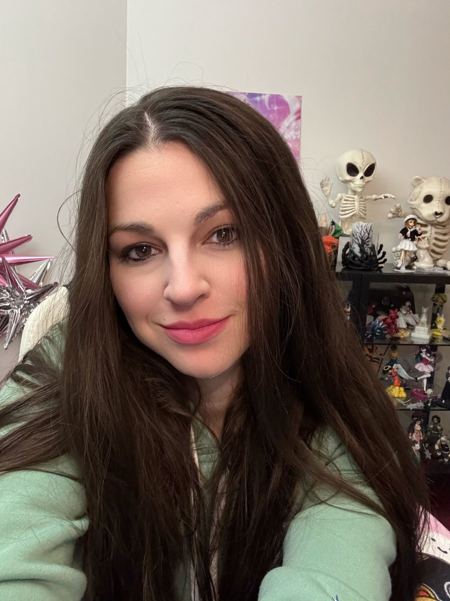 KitsuAfterDark_'s tweet image. Heading into the unknown tonight 👻 Playing Project Unknown with some of the amazing women of Haunted Inc! Come hang out for chaos, scares, and good vibes — we’re only 50 followers away from 6,969 👀

🎮 twitch.tv/kitsusamurai
#Twitch #HorrorCommunity #ProjectUnknown