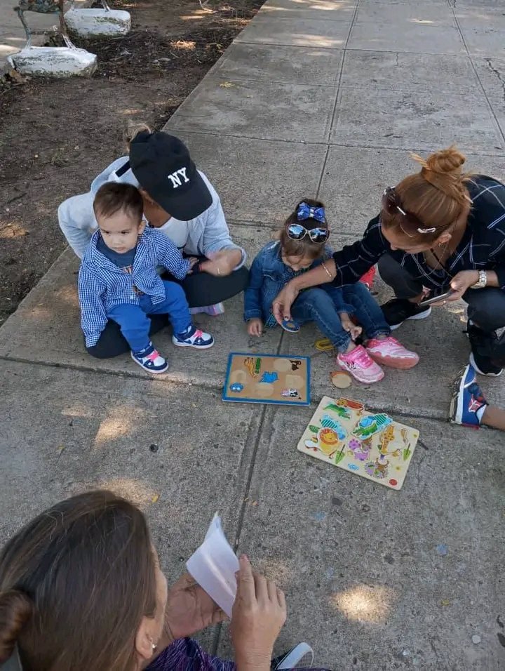 Yolexy8's tweet image. Desde la Circunscripción 11, Puerto de #Manatí, se destaca el trabajo de las promotoras culturales y el programa Educa a tú Hijo en función del trabajo con nuestro niños. #Cuba, #PoderPopular, #AsambleaManatí, #RevoluciónCubana, @LorenzoOsbel , @YelenysLasTunas .