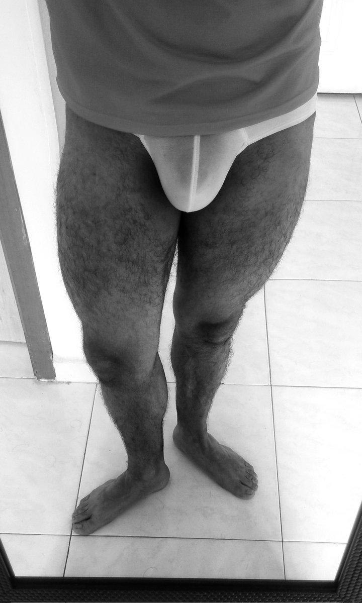 manlegslover's tweet photo. ⚪️⚫️ https://t.co/SzE69mVCRJ