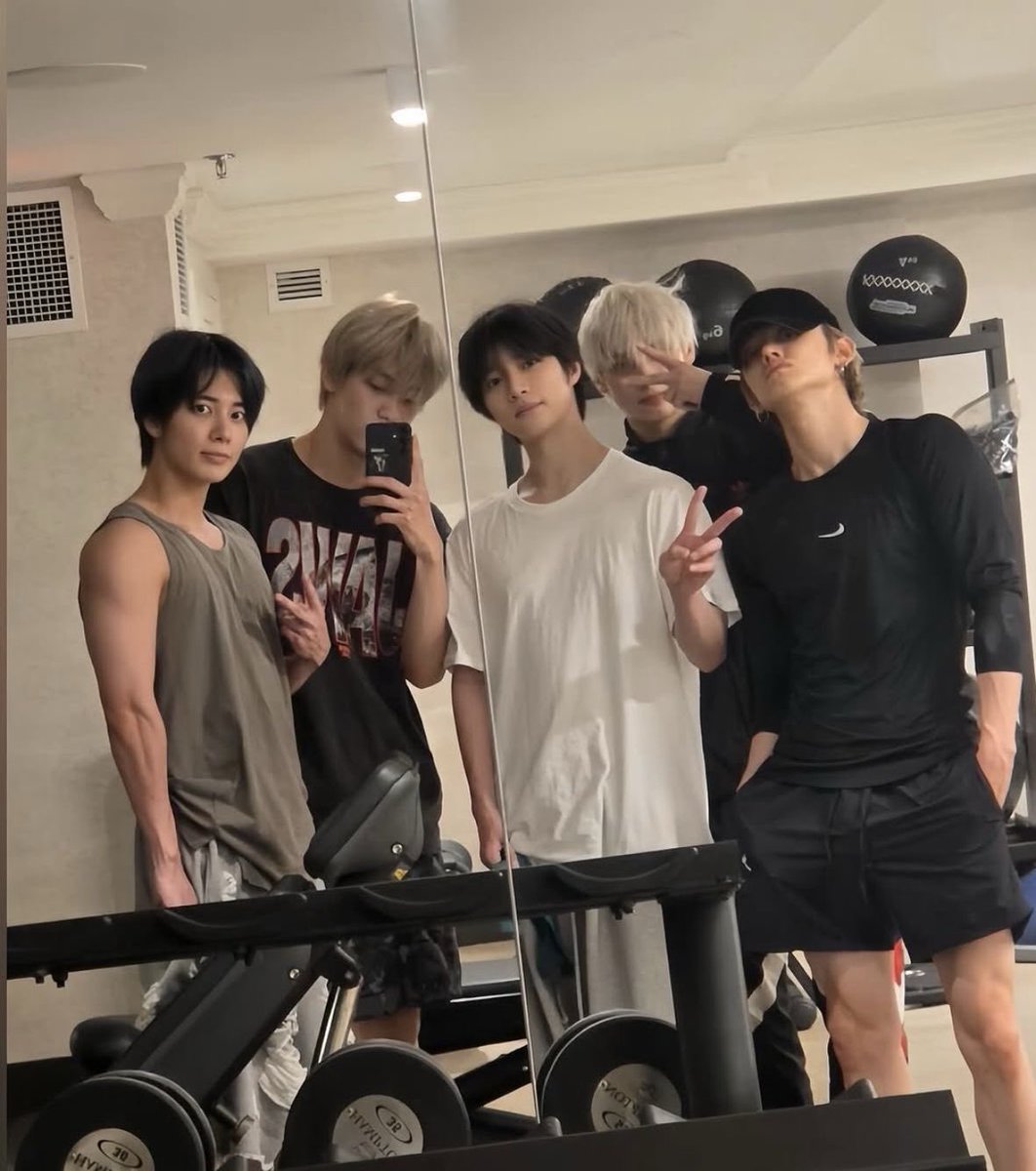 yeonjunut യ tweet media