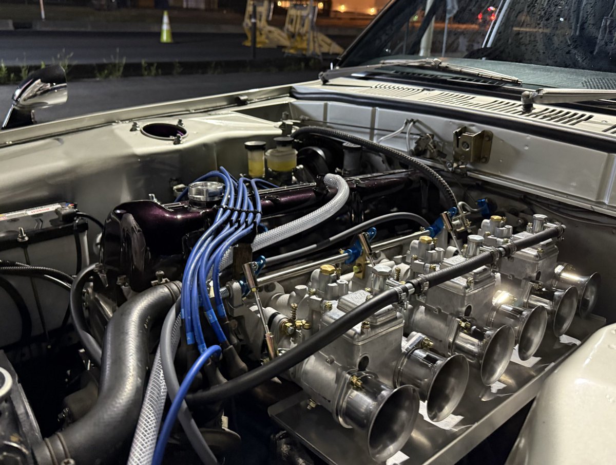 キャブやって、ロールバー入れて、車検取って、マークⅡ履かせたのに東北はもう冬間近