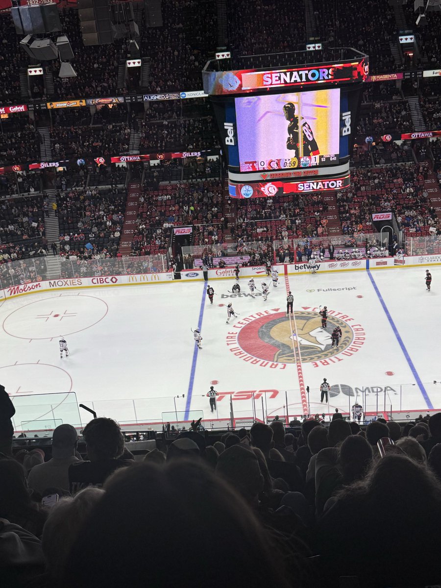 Watching the greatest hockey player to ever lace em up <a href="/cmcdavid97/">Connor McDavid</a> 🐐