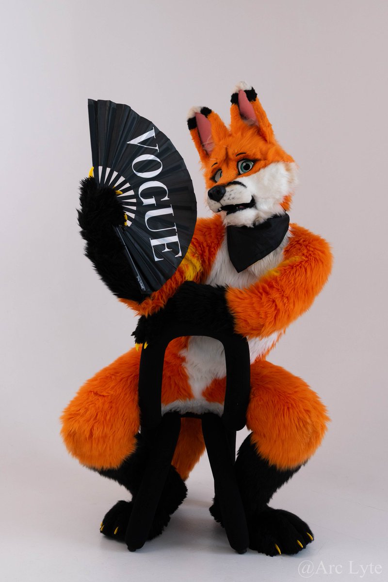 DoonTheFox's tweet image. ✨️🧡 Be The Moment 🧡✨️ #Vogue

📸: @Arc_Lyte