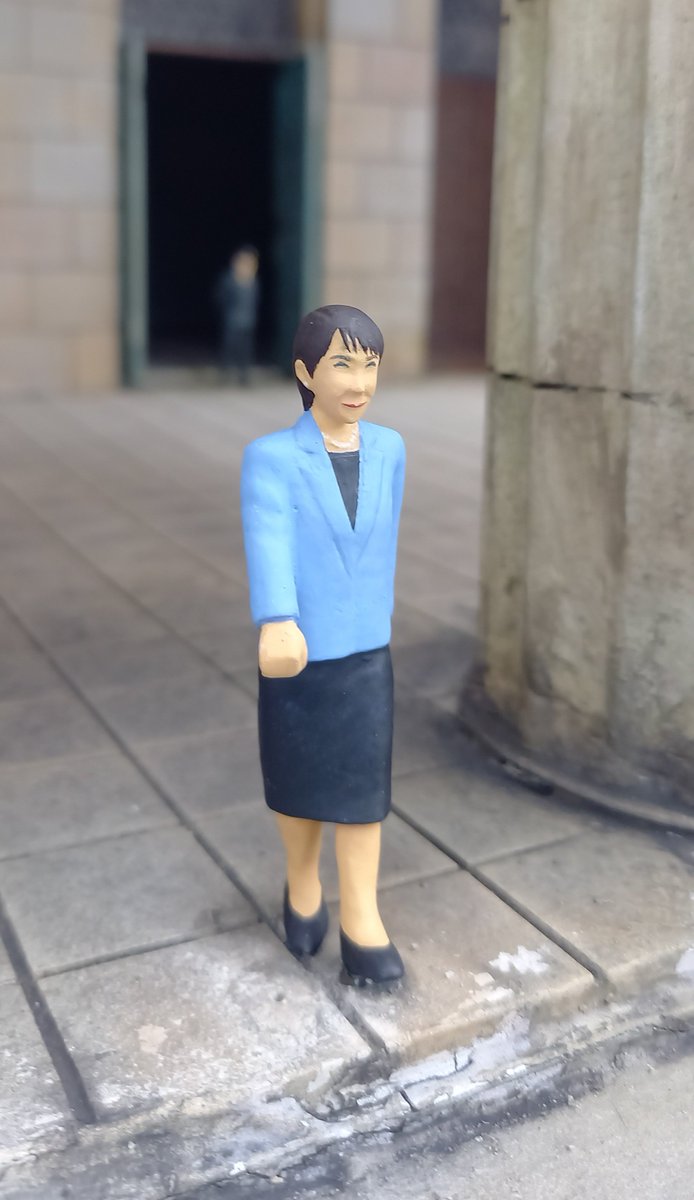 reptile_insect's tweet image. 東武ワールドスクウェアの国会議事堂も、本日から首相が高市さんになりました😆

石破さんは手前の階段にいる歴代首相(小泉さん以降)の列に移動しました！

#東武ワールドスクウェア #国会議事堂 #ミニチュア #人形