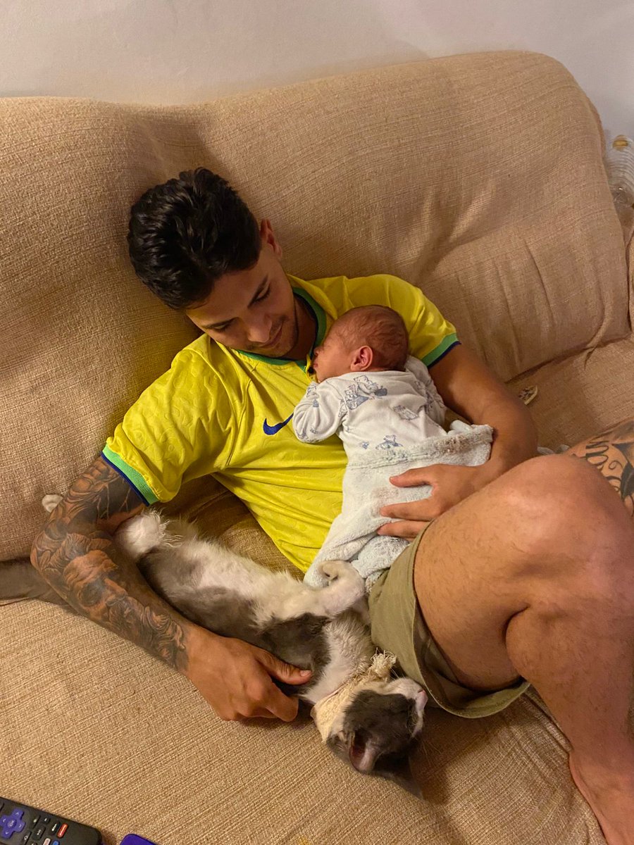 Aleex_a_b's tweet photo. Meu coração fora do peito 👶🏻🐱
Filhos 💙 https://t.co/q9bwIFy9zv