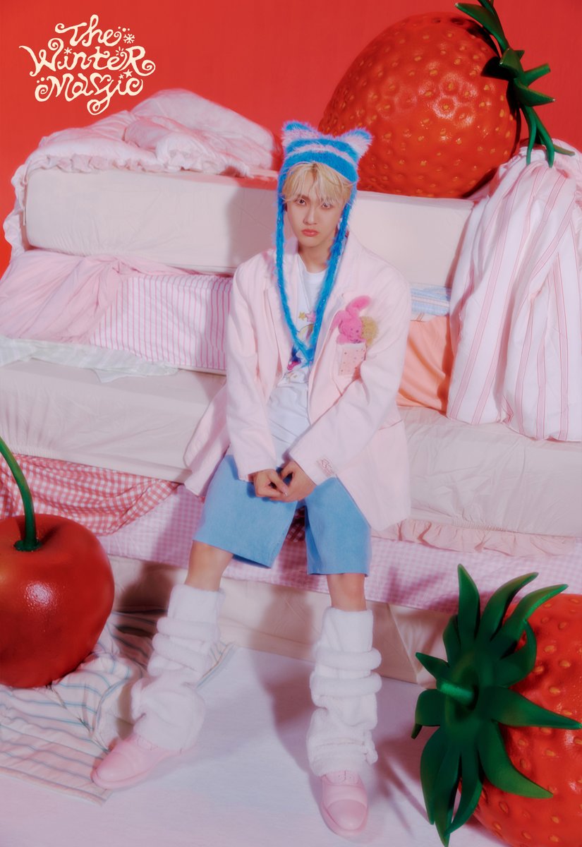 official__INI's tweet image. CONCEPT PHOTO ❄️:*・゚
: Sweet Cake ver.
#SHOGO
INI WINTER SINGLE
"THE WINTER MAGIC"
2025.11.19 RELEASE
#INI #INI_THE_WINTER_MAGIC
#ウィンマジ
#田島将吾 #TAJIMASHOGO