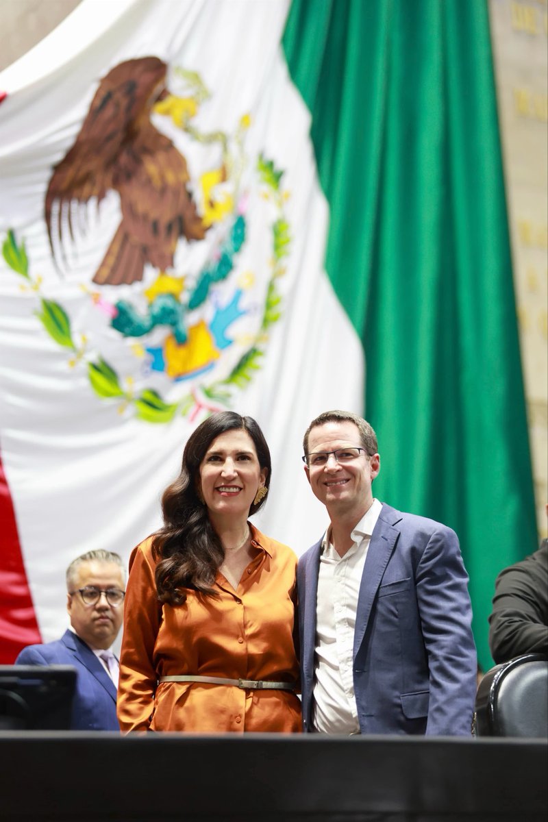 kenialopezr's tweet image. Hoy fue un día de tres sesiones y una comparecencia en la Cámara de @Mx_Diputados. 

Con gran gusto recibimos la presencia del Senador @RicardoAnayaC, en este espacio deliberativo, quien también fuera presidente hace cuatro legislaturas. 🇲🇽