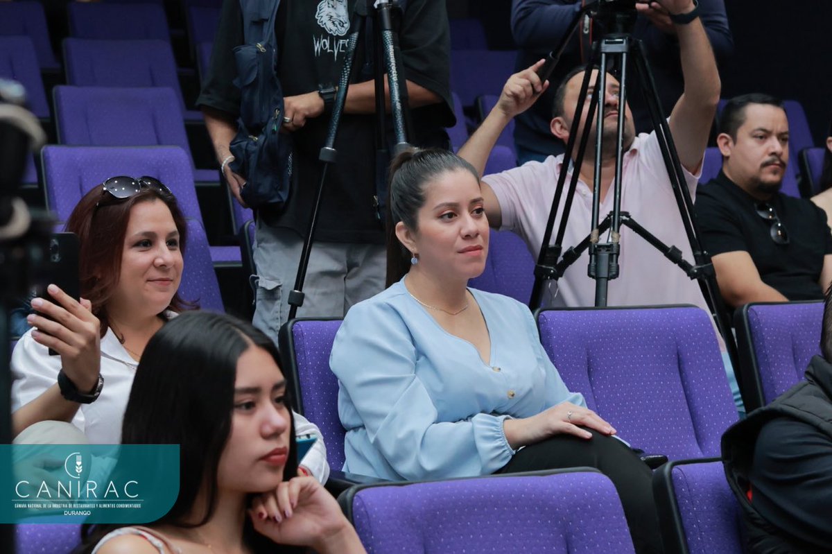 CaniracDgo's tweet image. 🎈 Durango se eleva al cielo con tradición y color ☁️

Desde @CANIRACDurango nos unimos a la presentación del Sky Fest Durango 2025, un evento que impulsa el turismo, la convivencia familiar y el orgullo por nuestra tierra. 🌄✨
Este 8 y 9 de noviembre.