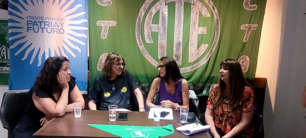 visionpaisarg's tweet photo. Conversatorio Con la participación de:
✨ Eli Gómez Alcorta – ex Ministra de Mujeres, Géneros y Diversidad
📚 Araceli Bellotta –  Periodista
🌈 Marcela Cortiellas – psicóloga, concejala electa de Vte López, militante feminista
💪 Juliana Del Bao – Sec. de Género y Diversidad ATE https://t.co/CpxV0gHvhT