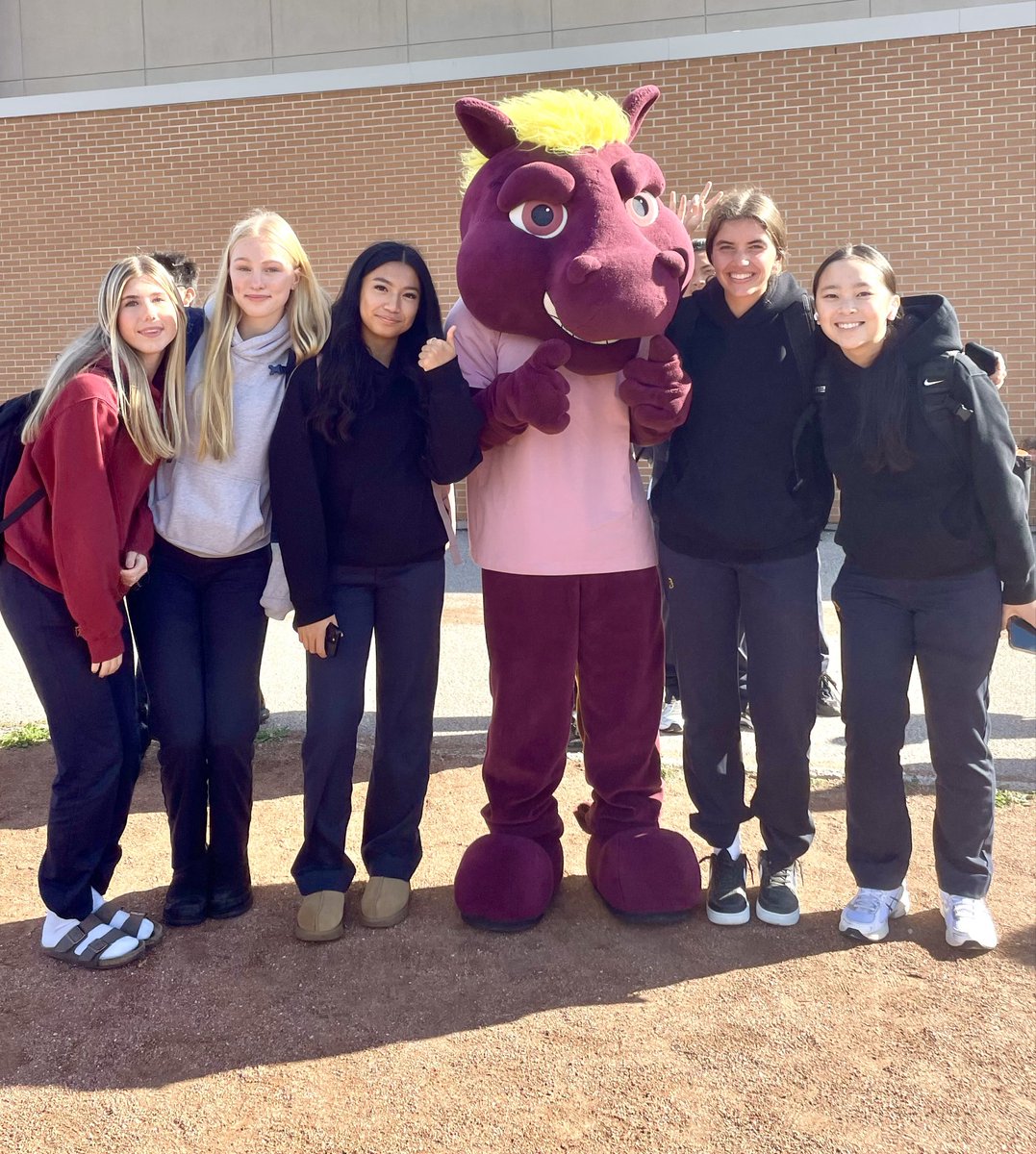 StMartinCSS's tweet image. Yesterday, Athletic Council hosted a fundraiser in support of Breast Cancer research. Students played games, painted their faces, wore pink accessories and watched our Girls &amp;amp; Boys Flag Football teams earn big wins, all while raising over $500 for a great cause 💕🩷💕