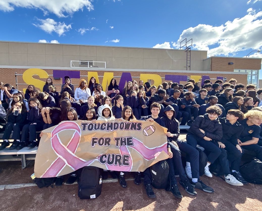 StMartinCSS's tweet image. Yesterday, Athletic Council hosted a fundraiser in support of Breast Cancer research. Students played games, painted their faces, wore pink accessories and watched our Girls &amp;amp; Boys Flag Football teams earn big wins, all while raising over $500 for a great cause 💕🩷💕