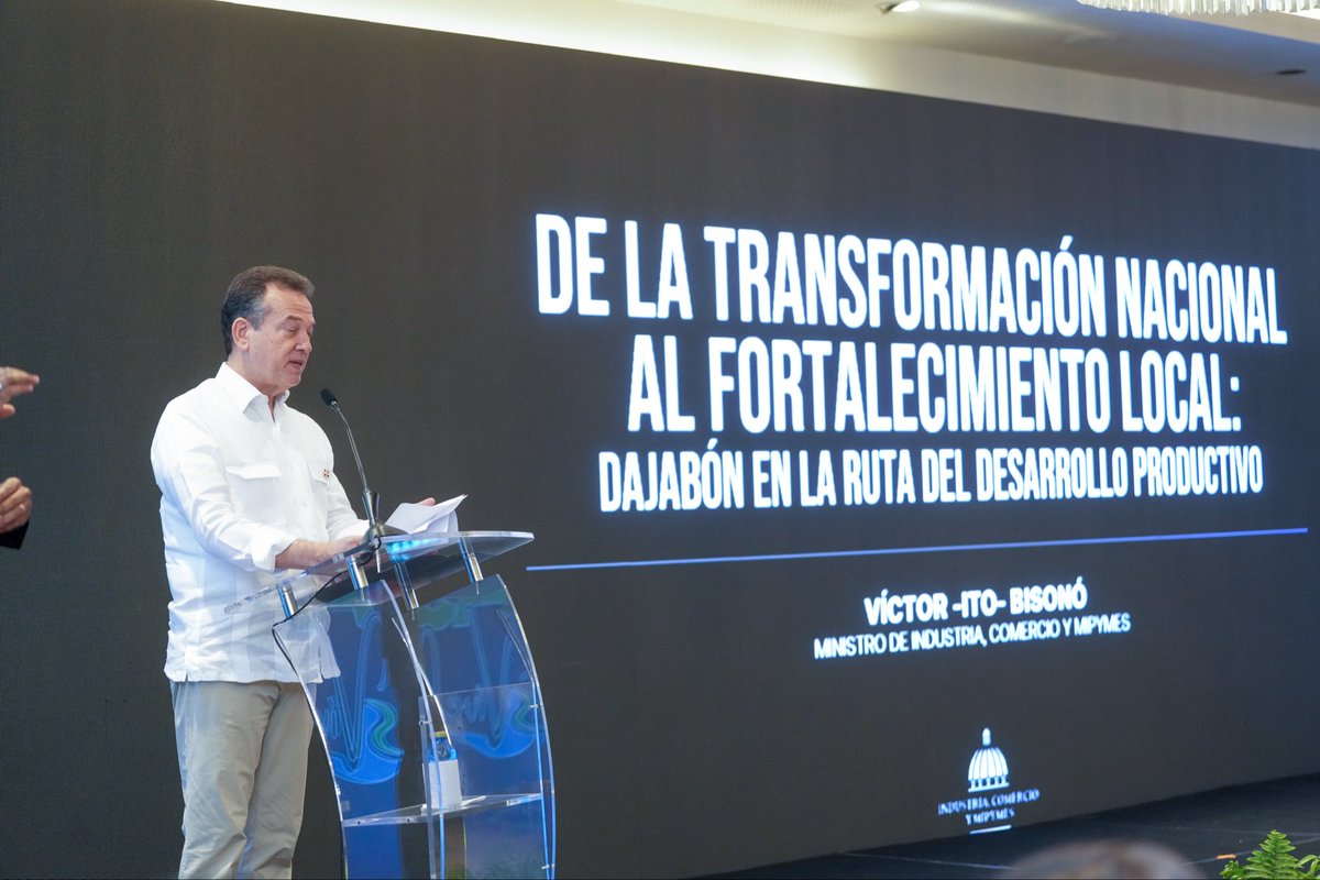 itobisono's tweet photo. Su industria aporta el 9.8 % de la economía local y el comercio formal crece más de 10 % al año. Desde el @MIC_RD seguimos impulsando su desarrollo productivo. 

Gracias a la diputada @DaritzaZapata por su visión y compromiso. 🇩🇴 https://t.co/aj7Wt2iX27
