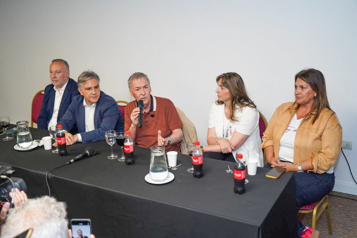 Juan Schiaretti (@jschiaretti) on Twitter photo Las retenciones cero permanentes son fundamentales para el interior productivo. 
Esos recursos que no vinieron significan muchas cosas que no pudimos hacer en estos años: podrían haberse usado para más trabajo y desarrollo. 
Cada peso que no vuelve es una oportunidad perdida Las retenciones cero permanentes son fundamentales para el interior productivo. 
Esos recursos que no vinieron significan muchas cosas que no pudimos hacer en estos años: podrían haberse usado para más trabajo y desarrollo. 
Cada peso que no vuelve es una oportunidad perdida