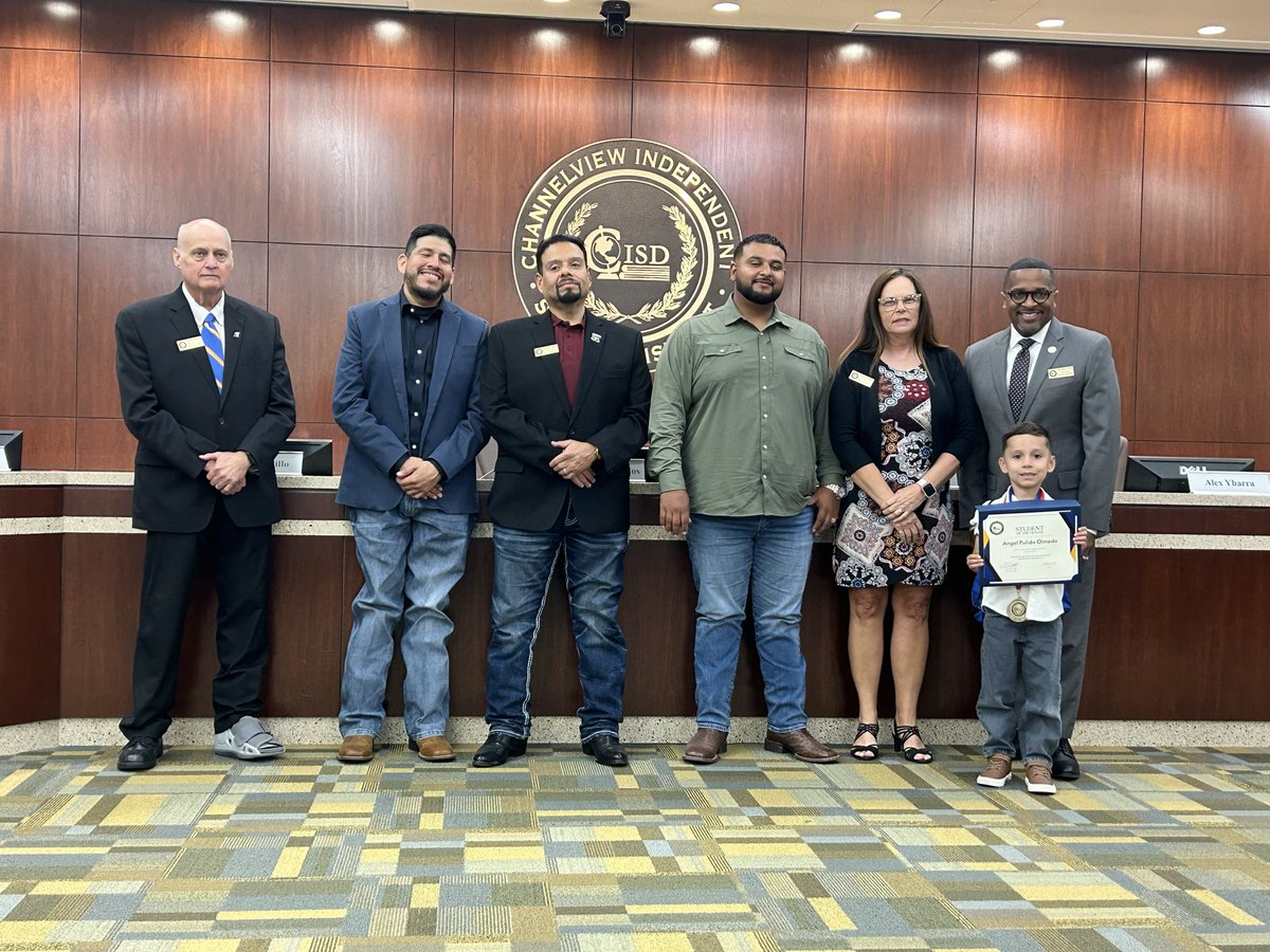 Congrats to our October Student of the Month ! 
🎉Angel Pulido Olmedo! 🎉